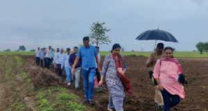 प्रधानमंत्री पीक विमा योजनेचा अधिकाधिक शेतकऱ्यांनी लाभ घ्यावा – विभागीय आयुक्त