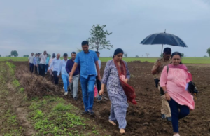 प्रधानमंत्री पीक विमा योजनेचा अधिकाधिक शेतकऱ्यांनी लाभ घ्यावा – विभागीय आयुक्त