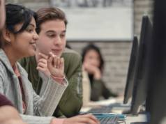 दिव्यांगांसाठी मोफत संगणकीय व व्यावसायिक प्रशिक्षण Free Computer Course