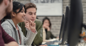 दिव्यांगांसाठी मोफत संगणकीय व व्यावसायिक प्रशिक्षण Free Computer Course