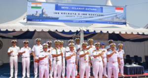 आयएनएस सहयाद्री आणि आयएनएस कोलकाता जहाजे इंडोनेशियामध्ये जकार्ता येथे दाखल
