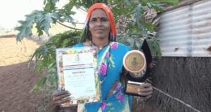 आदिवासी महिला शेतकरी रजनी ताईंची माळरानावर फ़ुललेली शेती !