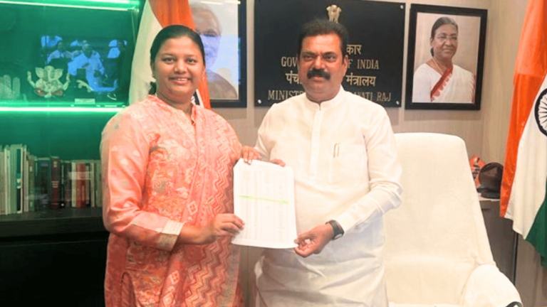 जिल्ह्यातल्या सगळ्या ग्रामपंचायतींच्या आढावा घेण्यासाठी लवकरच स्वतंत्र ‘ग्रामपंचायत भवन’