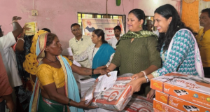 प्रधानमंत्री उज्वला गॅस योजना वाटप कार्यक्रम प्रकाशा गावात संपन्न