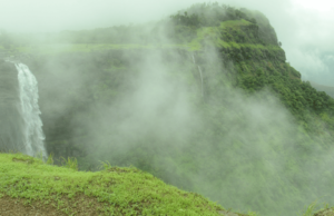 पावसाळी पर्यटनाचा आनंद घेताना काळजी घ्यावी – डॉ.बी.एन.पाटील