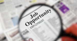 शिक्षक आणि बिगर-शिक्षक कर्मचाऱ्यांची 4062 पदे भरण्यासाठी ईएमआरएस स्टाफ सिलेक्शन परीक्षा