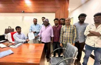 ढेकवद येथे बोगस लाभार्थ्यांना घरकुल योजनेचा लाभ-खरे लाभार्थी योजनेपासून वंचित Gharkul Yojana Dhekwad