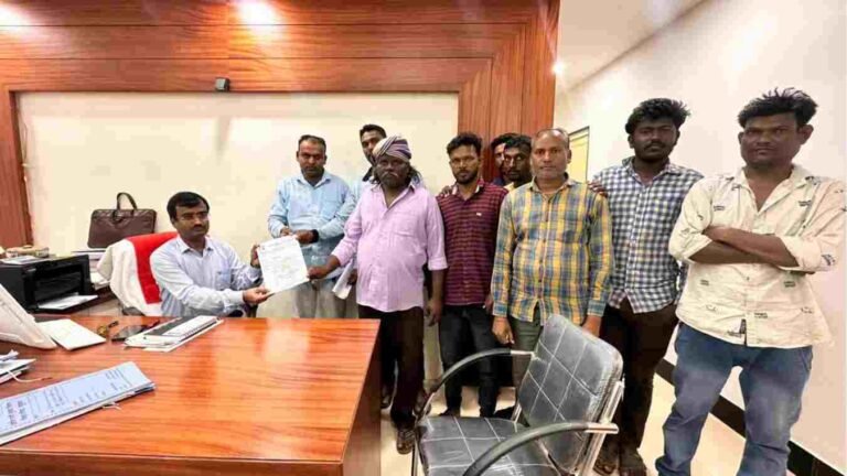 ढेकवद येथे बोगस लाभार्थ्यांना घरकुल योजनेचा लाभ-खरे लाभार्थी योजनेपासून वंचित
