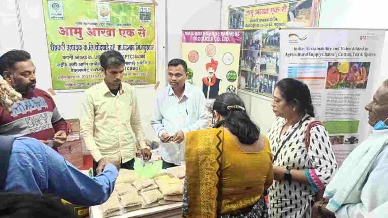 धडगावच्या लालसिंग वळवी या शेतकर्‍याला दिल्लीच्या लाल किल्ल्यावर 15 ऑगस्टचे आमंत्रण !