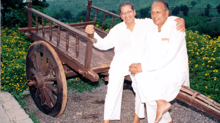 कविवर्य ना.धों.महानोर यांच्यावर पळसखेड येथे उद्या शासकीय इतमामात अंत्यसंस्कार