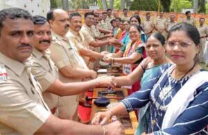 नंदुरबार पोलीस अधीक्षक कार्यालय आवारात अनोखे रक्षाबंधन..!! Rakshbandhan at S P Office Nandurbar