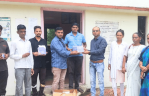 ग्राम पंचायत तळवेतर्फे आरोग्य उपकेंद्राला आय ड्रॉप वाटप Taloda News