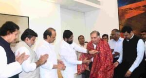 रतन टाटा यांना महाराष्ट्र शासनाचा पहिला ‘उद्योगरत्न’ पुरस्कार प्रदान Udyogratna Purskar Ratan Tata