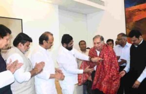 रतन टाटा यांना महाराष्ट्र शासनाचा पहिला ‘उद्योगरत्न’ पुरस्कार प्रदान Udyogratna Purskar Ratan Tata