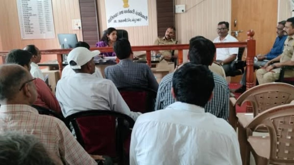 Joint meeting for disaster management in Akrani taluka — strict instructions for urgent measures