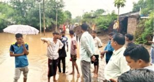 अतिवृष्टीच्या संकटात तात्काळ मदतीचा हात – वाण्याविहीर गावात जिल्हा प्रशासनाची तत्पर कारवाई