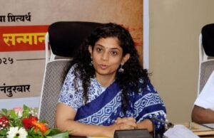 लोकशाहीचा गौरव: आणीबाणीतील संघर्षशील बंदिवानांचा जिल्हा प्रशासनातर्फे सन्मान