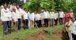 “एक झाड वनहक्कासाठी” उपक्रमाच्या माध्यमातून सामूहिक वन हक्क क्षेत्रात पर्यावरण दिनाचे भव्य आयोजन!