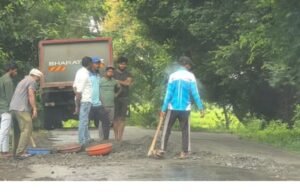 जिल्ह्यातील रस्ते सुरक्षा, खड्डे दुरुस्ती व बांधकाम सुधारणा – सा. बां. विभाग प्रथम