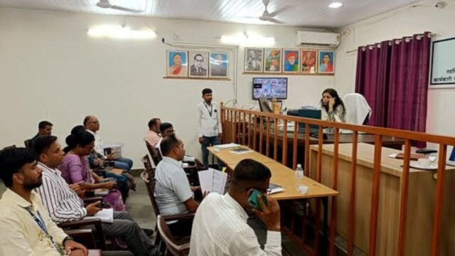 Urgent meeting on the problems of Kelapani (Tal. Akrani) village – Positive decision under the chairmanship of the District Collector!