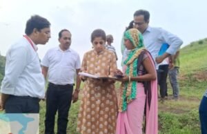 मा. जिल्हाधिकारी डॉ. मित्ताली सेठी यांची नर्मदा काठीच्या अतिदुर्गम गावांना भेट