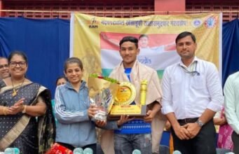 जिल्हाधिकारी डॉ. मित्ताली सेठी यांच्या हस्ते आंतरराष्ट्रीय रग्बी खेळाडू प्रणव गावितचा गौरवशाली सत्कार
