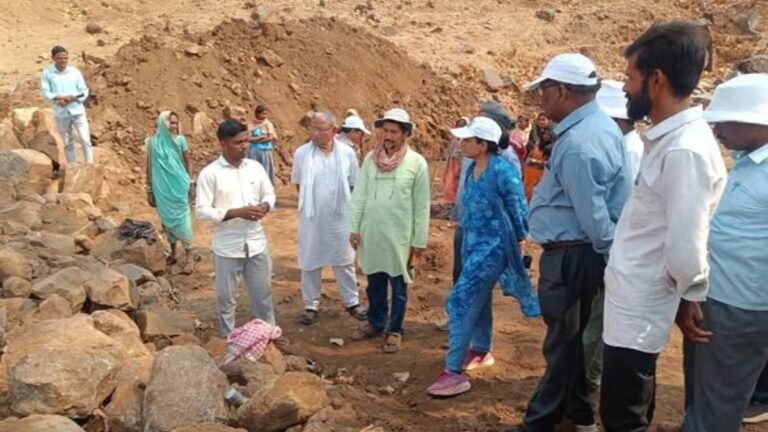 जिल्हाधिकारी डॉ. मित्ताली सेठी यांच्या मार्गदर्शनाखाली धडगाव तालुक्यात जलसंवर्धनासाठी महत्त्वपूर्ण पाऊल!