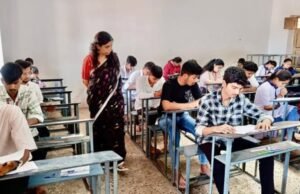 जिल्हाधिकारी डॉ. मित्ताली सेठी यांची परीक्षा केंद्राला भेट!