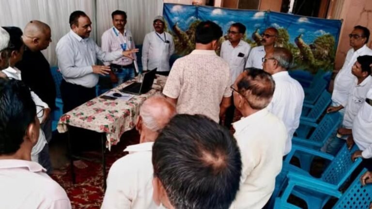 शहादा तालुक्यातील मौजे_रायखेड_दिगर येथे ऍग्री स्टॅक नोंदणीसाठी मार्गदर्शन
