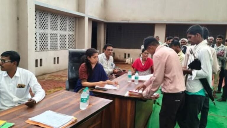 अक्कलकुवा येथे जिल्हास्तरीय वनहक्क समितीची सुनावणी…..