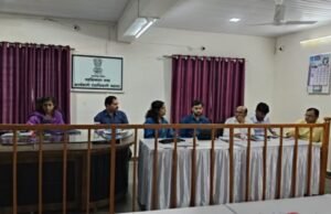 महसूल विभाग आढावा बैठक – मा. जिल्हाधिकाऱ्यांकडून कडक सूचना