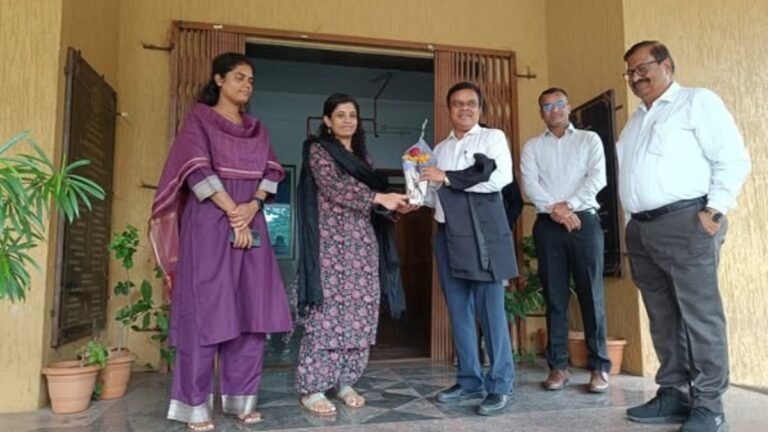 जिल्हा परिषद व पंचायत समिती सार्वत्रिक निवडणूक 2025 : नंदुरबारमध्ये मतदान यंत्रांची FLC प्रक्रिया जिल्हाधिकारी डॉ. मित्ताली सेठी यांच्या उपस्थितीत सुरू