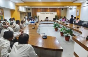 नंदुरबार: सरदार सरोवर प्रकल्प बाधितांच्या प्रश्नांवर जिल्हाधिकारी डॉ. मित्ताली सेठी यांच्या अध्यक्षतेखाली बैठक