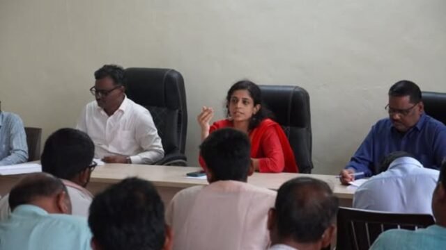 Special campaign to provide basic services to villages in remote areas – Meeting chaired by District Collector Dr. Mittali Sethi at Dhadgaon