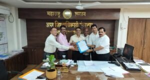 शहादा येथे महाराष्ट्र औद्योगिक विकास महामंडळ (MIDC) स्थापन करण्यासाठी निवेदन सादर