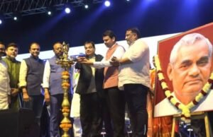 महाराष्ट्रातील जनसामान्यांनी जो प्रचंड विश्वास दिला त्या विश्वासाच्या बळावर आज मला मुख्यमंत्री होता आले, असे भावोद्गार मुख्यमंत्री देवेंद्र फडणवीस यांनी नागपूर येथे आयोजित समारंभात काढले.