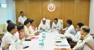 आदिवासी समाजबांधवांच्या कल्याणासाठी शासन विविध योजना, उपक्रमांची अंमलबजावणी करीत असते. या समाजाच्या सक्षमीकरणासाठी शासन सकारात्मक पाऊले टाकत आहे.