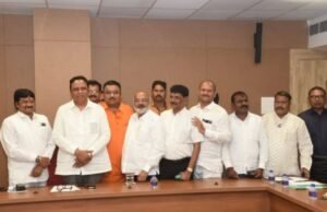 लोकनाट्य/ तमाशा हे नाव संगीतबारी कला केंद्रासाठी न वापरण्याचे बंधन असावे, या तमाशा कलावंत संघटनेच्या मागणीचा प्रस्ताव यापूर्वी स्थापित झालेल्या समितीकडे पाठविण्यात यावा.