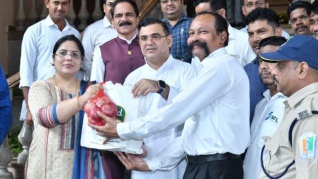 The third phase of 'Bharat Brand' was launched by Marketing Minister Jayakumar Rawal at the Sahyadri Guest House.