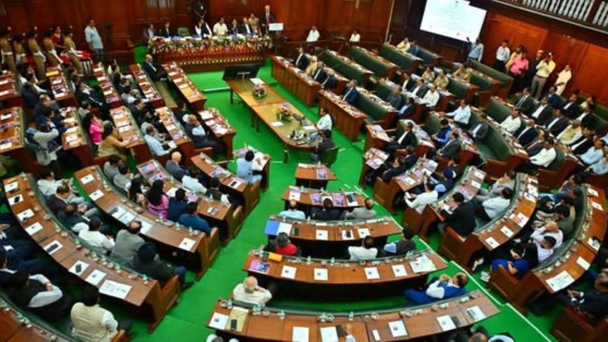 The 10th Foundation Day of the Indian Police Foundation was celebrated at the Maharashtra Police Headquarters, Mumbai in the chief presence of Chief Minister Devendra Fadnavis.