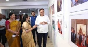 प्रभादेवी येथील पु.ल. देशपांडे महाराष्ट्र कला अकादमी येथील सांस्कृतिक कार्य विभागाच्या वतीने ‘नवा भारत सांस्कृतिक महासत्ता’ या प्रदर्शनाचे उद्घाटन सांस्कृतिक कार्य मंत्री आशिष शेलार यांच्या हस्ते करण्यात आले.