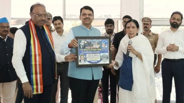 Chief Minister Devendra Fadnavis visited the Dragon Palace Temple in Kamathi and paid homage to the idol of Lord Gautam Buddha as well as the great man, Bharat Ratna Dr. Babasaheb Ambedkar and participated in the Buddha Vandana.