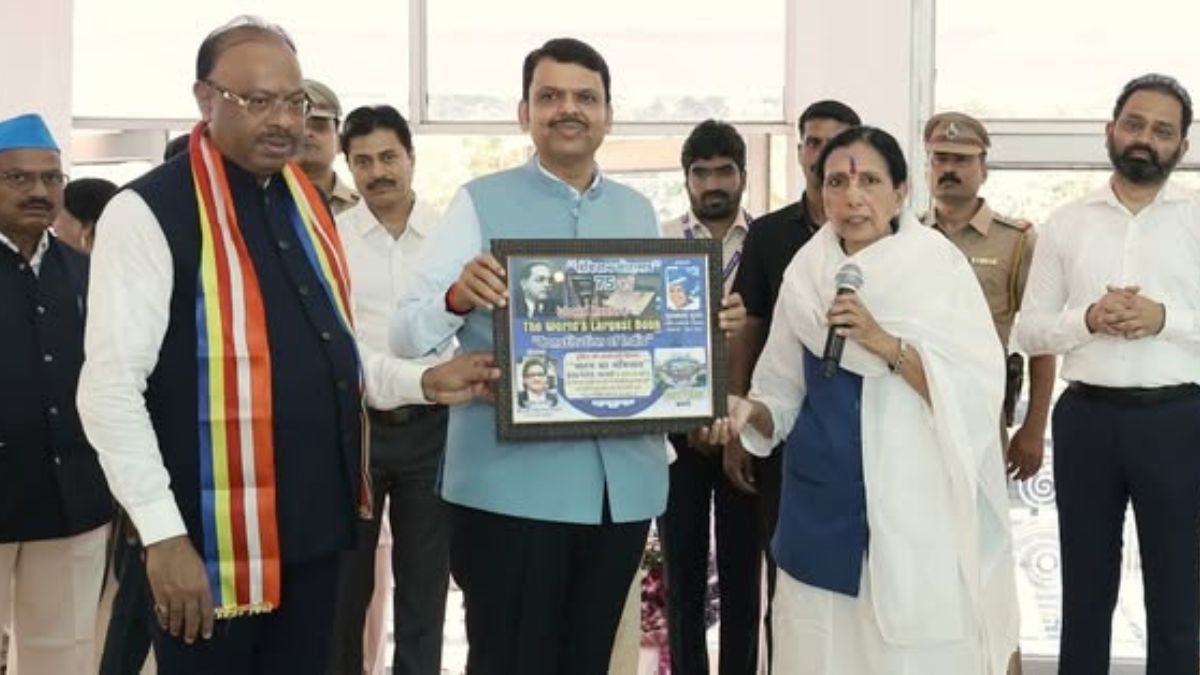 Chief Minister Devendra Fadnavis visited the Dragon Palace Temple in Kamathi and paid homage to the idol of Lord Gautam Buddha as well as the great man, Bharat Ratna Dr. Babasaheb Ambedkar and participated in the Buddha Vandana.