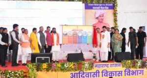 राम कथा ही सर्वात सुंदर कथा असून ती ऐकणे म्हणजे जीवनाचा मार्ग प्रशस्त करणे आहे. राम कथेमध्ये संपूर्ण जीवनाची सुंदर शिकवण आहे.