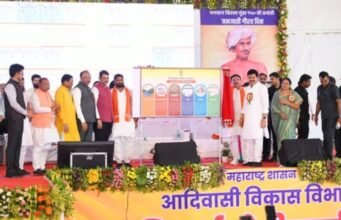 राम कथा ही सर्वात सुंदर कथा असून ती ऐकणे म्हणजे जीवनाचा मार्ग प्रशस्त करणे आहे. राम कथेमध्ये संपूर्ण जीवनाची सुंदर शिकवण आहे.