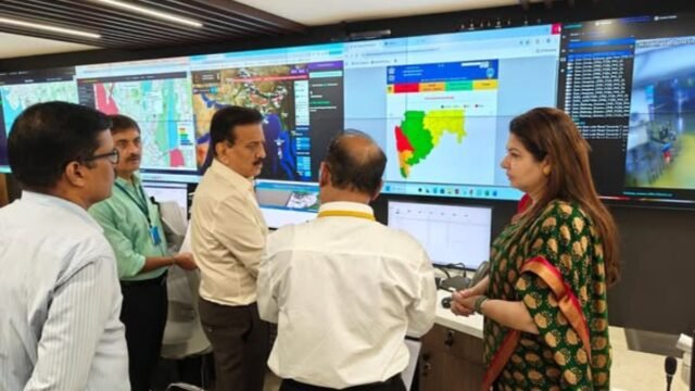 In the wake of the India Meteorological Department's warning of heavy rainfall and the ongoing heavy rains across the state, Disaster Management Minister Girish Mahajan attended the State Emergency Control Room in the ministry and reviewed the situation.