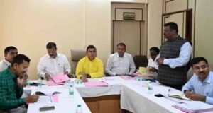 राज्यात महाराष्ट्र सहकारी ग्राहक महासंघाच्या माध्यमातून शेतकरी आणि ग्राहक या दोन्ही घटकांचा लाभ होईल, या उद्देशाने ‘अपना भांडार’ या नावाने बहुउद्देशीय ग्राहक भांडारे चालवली जातात.