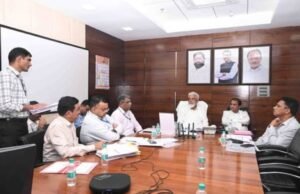 राजीव गांधी विद्यार्थी अपघात सानुग्रह अनुदान योजनेच्या पात्रतेस मान्यता देणारी सध्याची जिल्हास्तरीय समिती ऐवजी तालुकास्तरावर समिती स्थापन करावी.