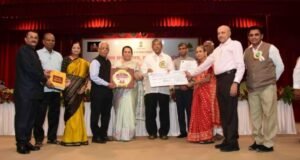 सन २०२३-२४ चे उत्कृष्ट ग्रंथालय आणि उत्कृष्ट ग्रंथालय कार्यकर्ता व सेवक पुरस्कार उच्च व तंत्र शिक्षण मंत्री चंद्रकांत पाटील, विधानपरिषद उपसभापती डॉ. नीलम गोऱ्हे यांच्या हस्ते एसएनडीटी महिला विद्यापीठ, पाटकर सभागृह येथे वितरित करण्यात आले.