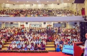 आजचा दिवस महाराष्ट्राच्या इतिहासातील ऐतिहासिक दिवस ठरला आहे. शासनाने अनुकंपा तत्त्वावरील सुमारे ८० टक्के प्रलंबित प्रकरणे निकाली काढली असून भरती प्रक्रियेमध्ये पारदर्शकता आणि वेग यावर विशेष भर देण्यात आला आहे.